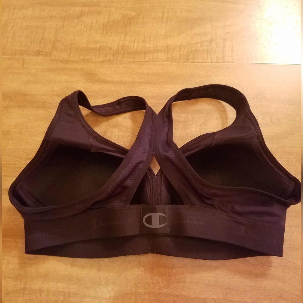 Black Champion sports bra. Great condition! - Picture 2 of 2